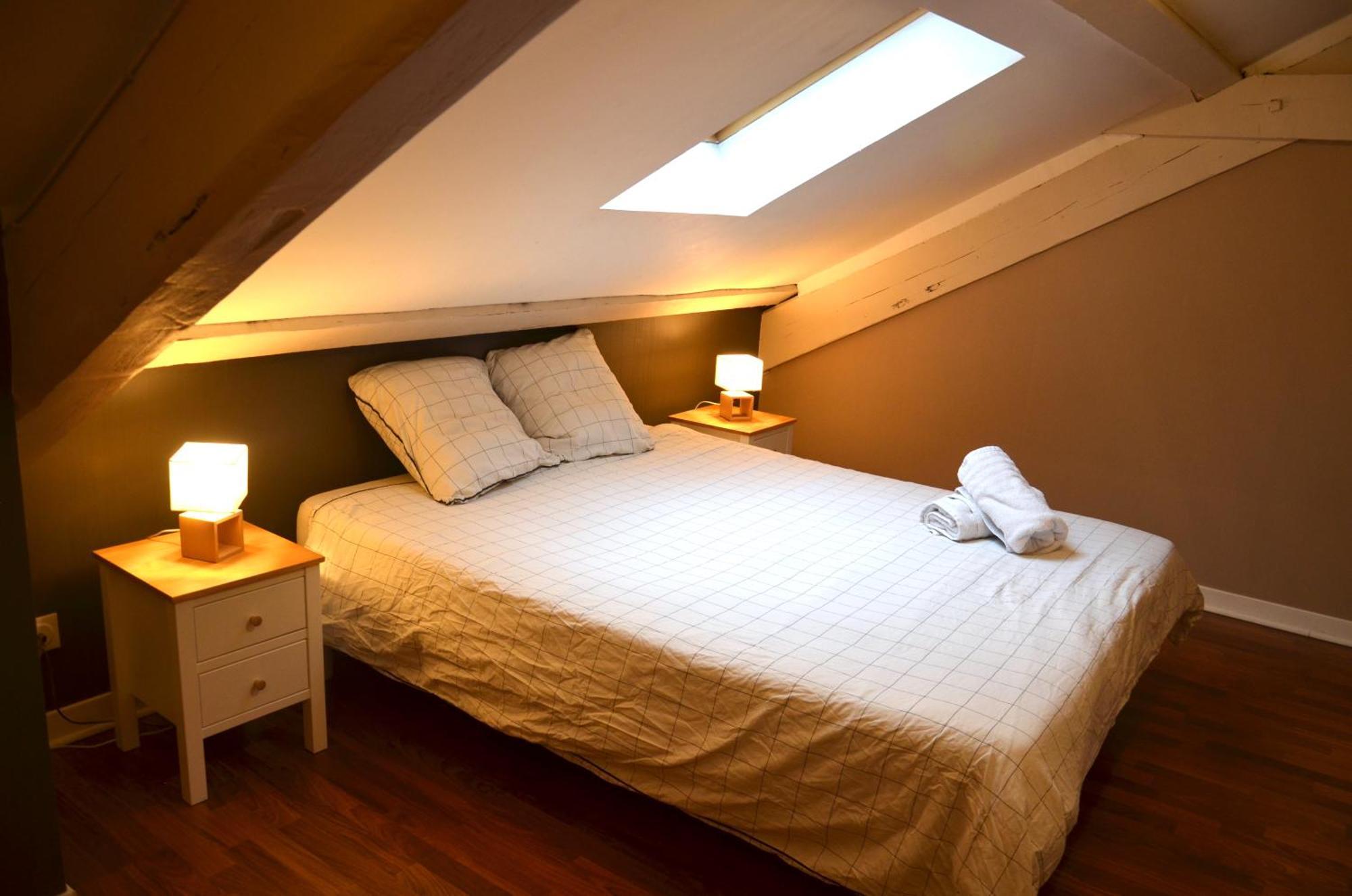 Le Cocon Troyen - 6-8P - 2 Parking Gratuits Apartment Troyes Exterior photo